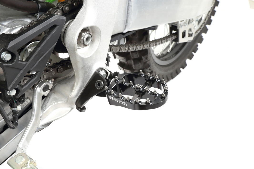 Zeta Wide Foot Pegs CrMo Mid RM85/KDX200R/SR '89-'94 main image 1